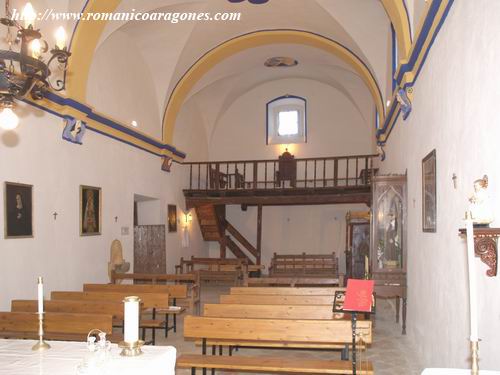 INTERIOR DEL TEMPLO HACIA LOS PIES